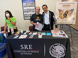SRE Consulado De Mexico En Omaha table